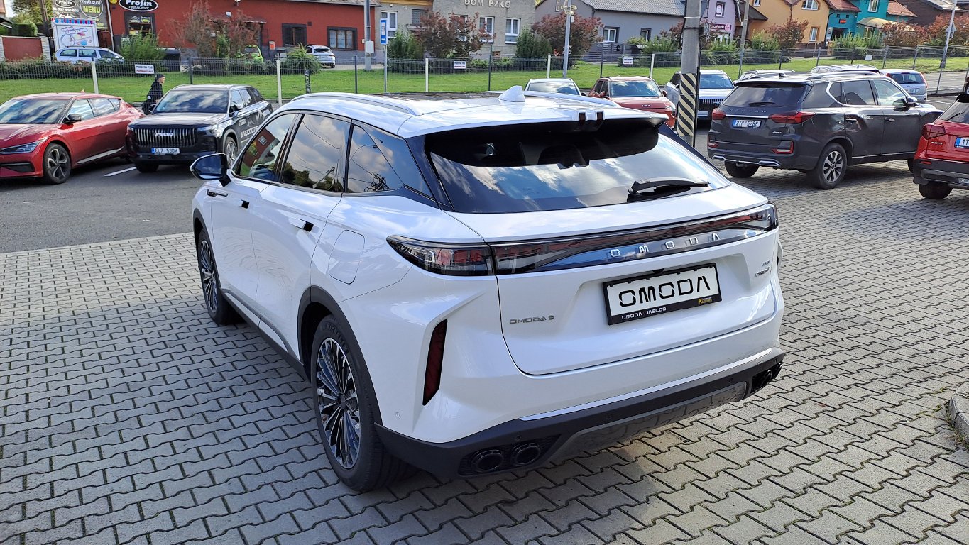 Vozidlo OMODA 9 SHS