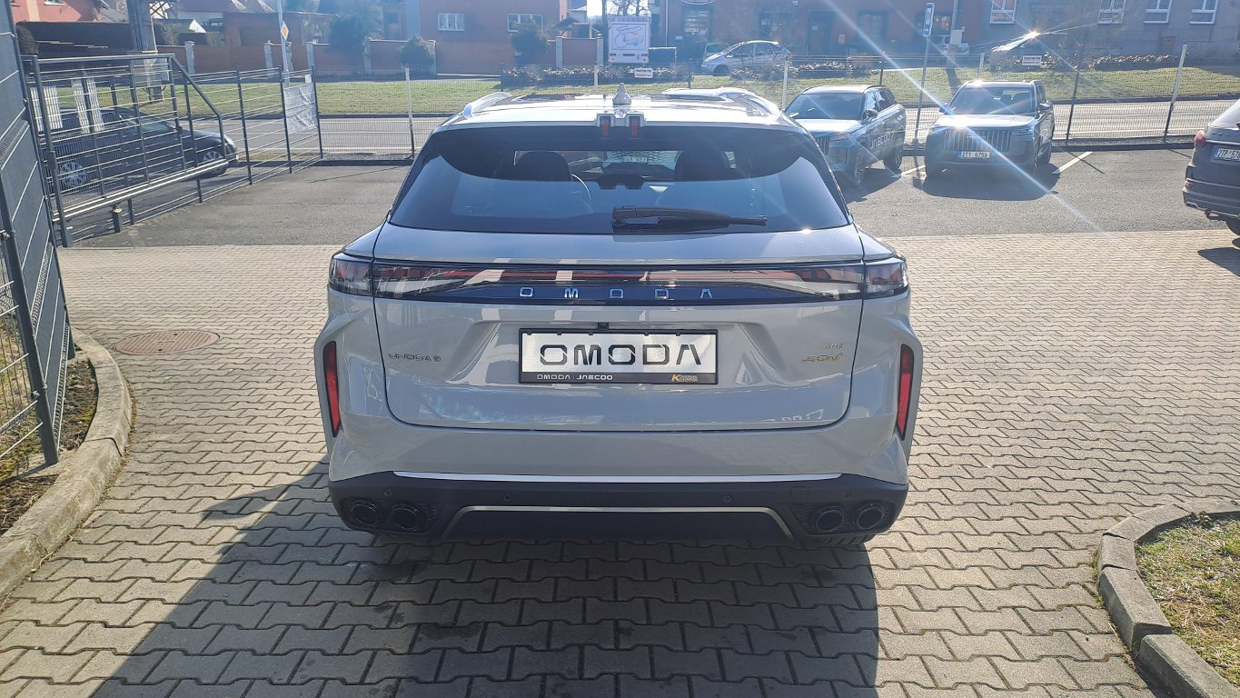 Vozidlo OMODA 9 SHS